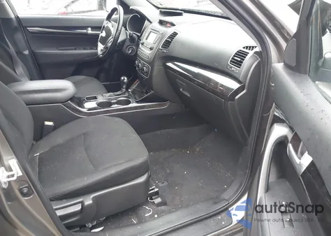 2015 Kia Sorento Lx z USA, uszkodzony, nr VIN 5XYKT4A64FG644422